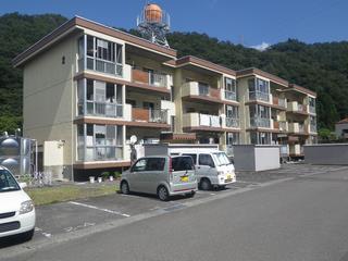 大鶴目住宅団地2号棟